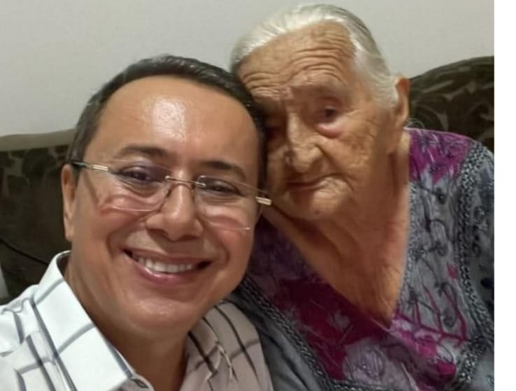 EX-DEPUTADO  PRESTA HOMENAGEM AO DONO DA COSAMPA E EMOCIONA COLUNISTA