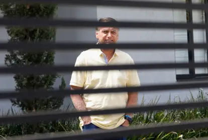 O CREPÚSCULO DE BOLSONARO: DA PRISÃO IMINENTE AO FIM DO MITO POLÍTICO