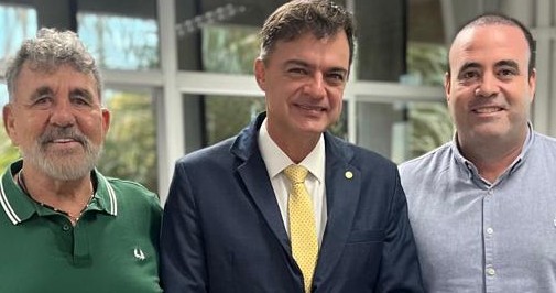 FERNANDO SANTANA RECEBEU HOJE PELA MANHÃ EM SEU GABINETE OS EMPRESÁRIOS IVO E IGO ALENCAR
