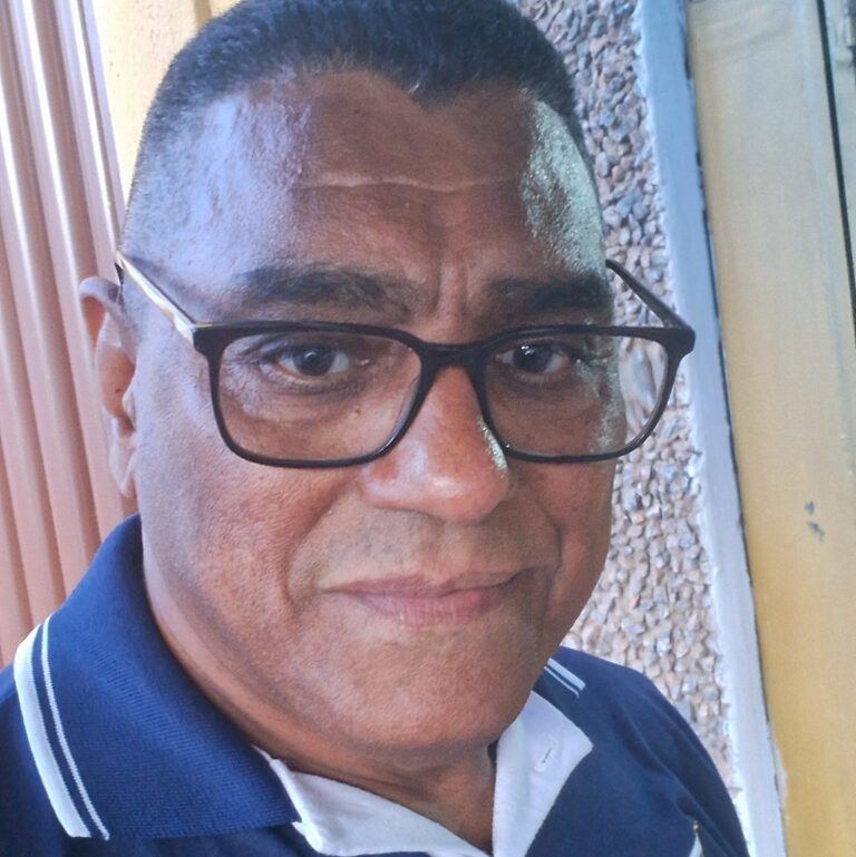 MARCOS PEIXOTO EM ORAÇÕES PELA SAÚDE DO COLEGA FRANZÉ SOUSA