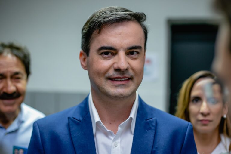 EMBARAÇO NO UNIÃO BRASIL CEARENSE. DEPUTADOS MOSES RODRIGUES E FERNANDA PESSOA SOFREM AMEAÇA DE EXPULSÃO