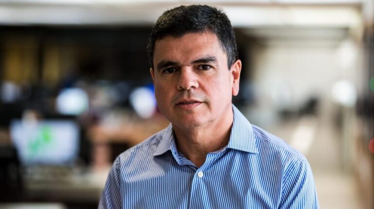 CHEFE DA CASA CIVIL RESOLVE COMPRAR A BRIGA COM O PREFEITO GLÊDSON BEZERRA