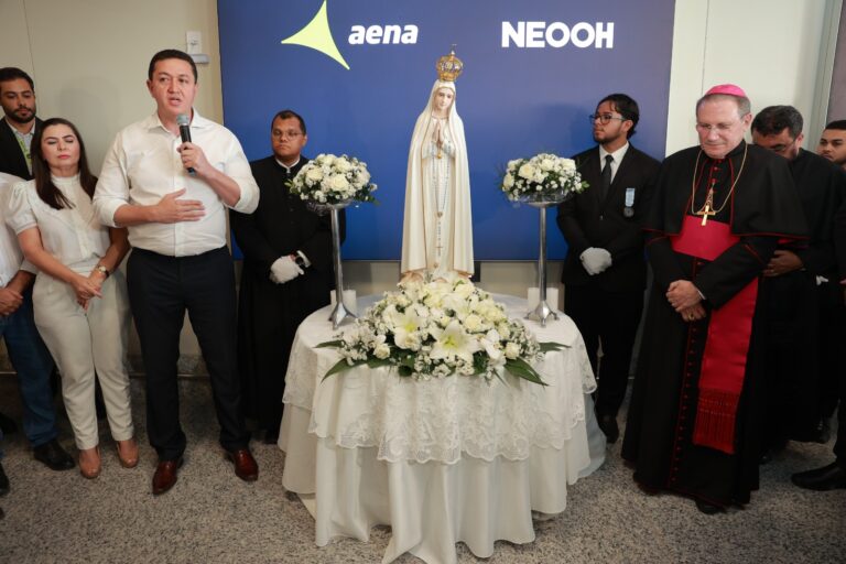 COISA MAIS BONITA É VOCÊ: NOSSA SENHORA VEIO NOS DAR AS MÃOS FROM PORTUGAL BY CARIRI