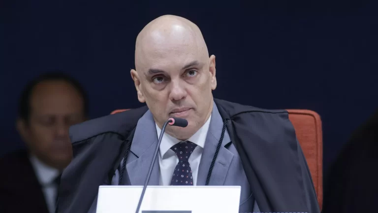 REPÚBLICA CONSTRANGIDA POR ESCÂNDALO DE MORAES E DO BANCO MASTER