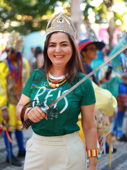 SANDRA CAVALCANTE JÁ ESTÁ EM RITMO DE CORPO A CORPO COM A GENTE DE SUA TERRA