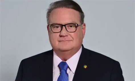 PESQUISA DE OPINIÃO POPULAR ANIMA CHIQUINHO FEITOSA A QUERER IR PARA O ENFRENTAMENTO