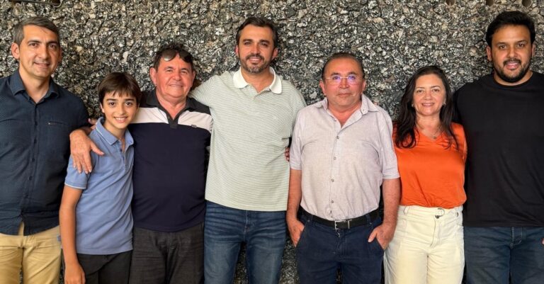 NELINHO DE FREITAS LANÇOU DOBRADINHA COM MAFALDA GUERRA EM RUSSAS