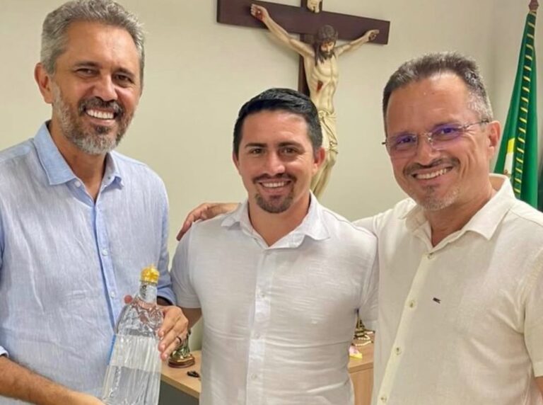 COM AQUELE SEU JEITO HUMILDE DE SER, ELMANO DE FREITAS FEZ A FESTA NO CRAJUBAR