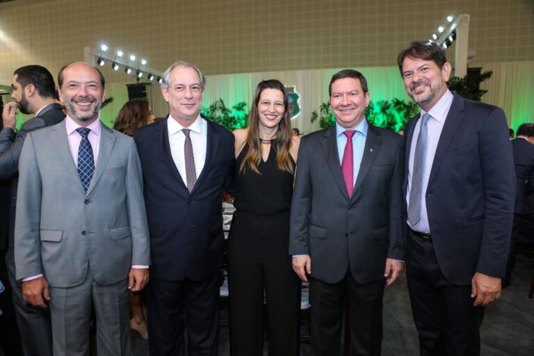 SÃO 64 ANOS DE MANDO DA FAMÍLIA FERREIRA GOMES NO CEARÁ. ISSO PODE SER CHAMADO DE RENOVAÇÃO?