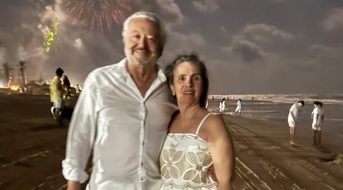 ROMMEL BEZERRA E SILVANA EM VIRADA DE ANO À CÔTÉ DO CASAL ALEXANDRE RANGEL E IVANA