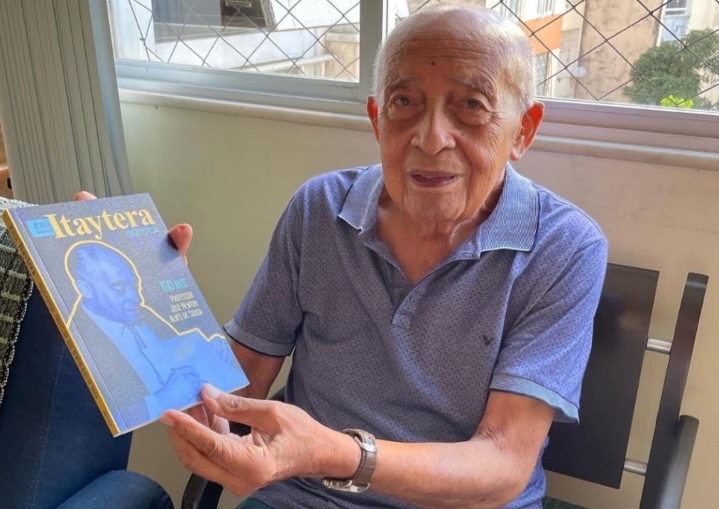 PREFEITO DO CRATO ESTÁ EM SALVADOR PARTICIPANDO DAS EXÉQUIAS AO PROFESSOR JOSÉ NEWTON ALVES DE SOUSA