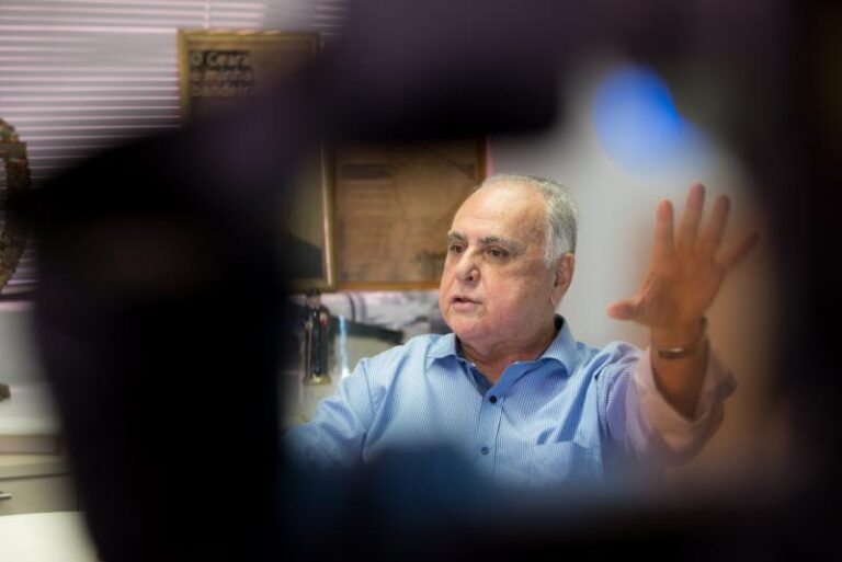 POLÍTICA E IMPRENSA NUM COLORIDO NATALINO BANCADO POR ROBERTO PESSOA