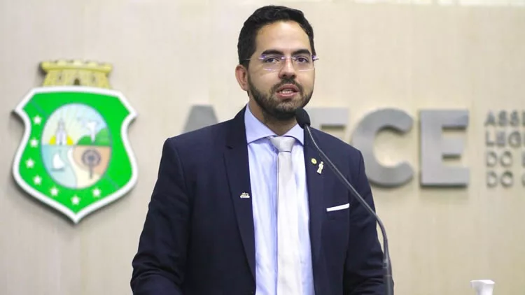 DAVI MACEDO TRABALHA PARA SER UM DOS MAIS VOTADOS EM JUAZEIRO E CEARÁ, CONSEQUENTEMENTE