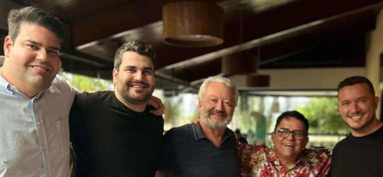 FLAGRANTES CARVAVALESCOS DE GENTE QUE FAZ E ACONTECE NO CRAJUBAR