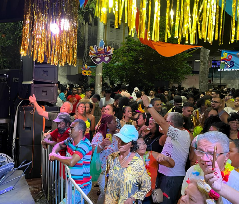 CRATO ESTÁ REALIZANDO O MELHOR E MAIS ANIMADO CARNAVAL DO INTERIOR CEARENSE