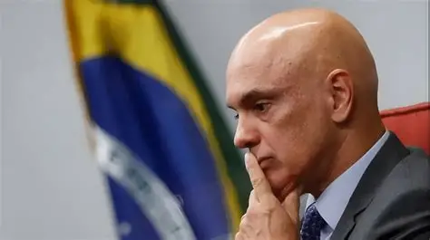MORAES QUER SE VINGAR DE AUDITOR DA RECEITA QUE INVESTIGOU DADOS SOBRE MINISTROS