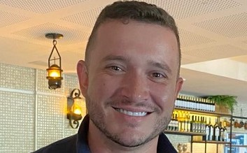 MARCOS PEIXOTO ALMOÇARÁ QUINTA COM O PRAÇÃO ARTHUR GOMES DE MATOS