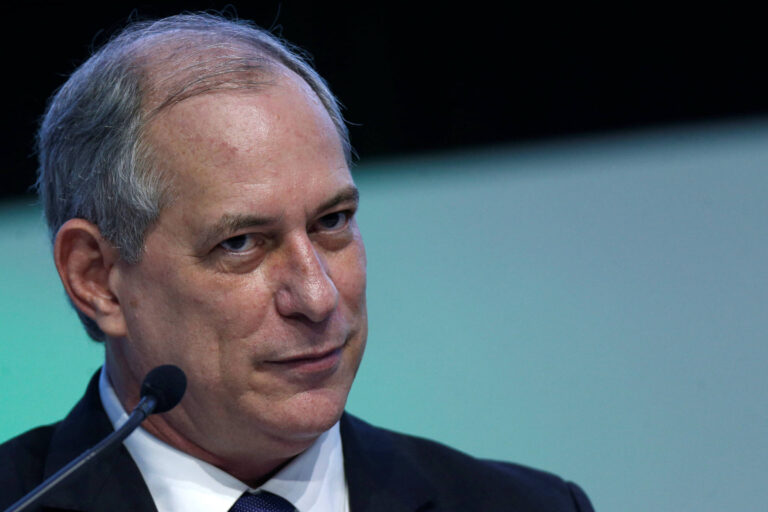 DIFICULDADES QUE ATORMENTAM CIRO GOMES EM ACEITAR DISPUTAR O GOVERNO CEARENSE