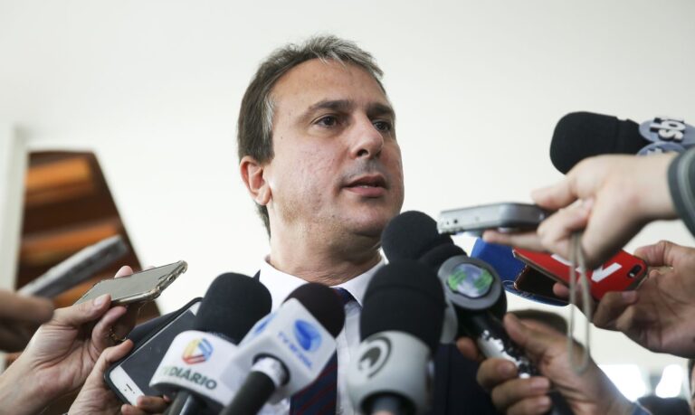 CARIRI NÃO VAI ACEITAR QUE AFASTEM CAMILO SANTANA DO PODER DE DECISÃO CEARENSE