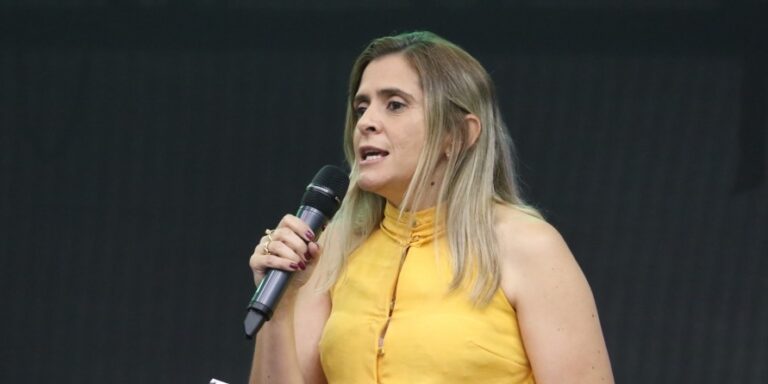 ELIANA ESTRELA É UMA NOVA STAR QUE NASCE NO CÉU DO CARIRI E DO CEARÁ