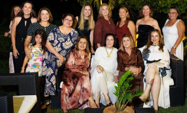 VITÓRIA CARVALHO ANIVERSARIOU E FOI ALVO DE COMEMORAÇÃO SUPIMPA