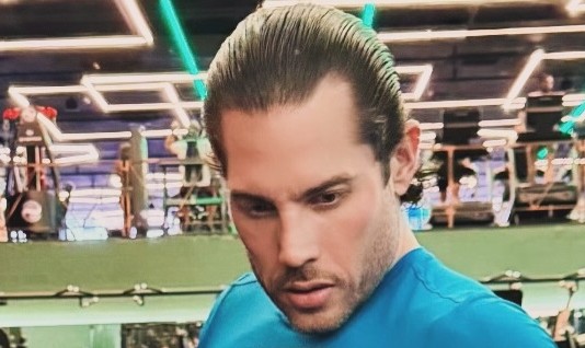 O MUNDO ESTÁ EM FESTA, POIS HOJE É DIA DE LOUVAR ALEXANDRE TAVARES PELO SEU ANIVERSÁRIO