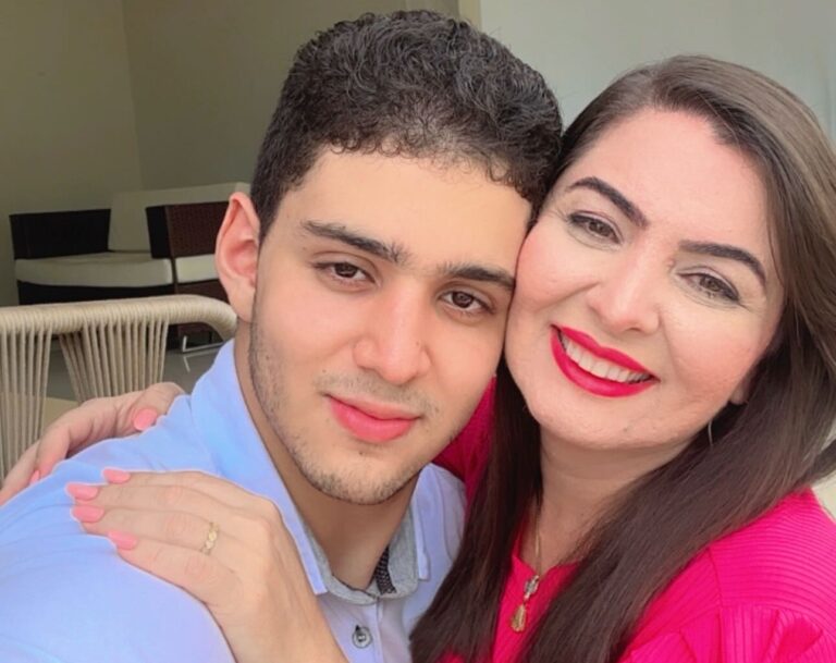 GLÊDSON BEZERRA E SANDRINHA ESTÃO NAQUELA ALEGRIA PELO ANIVERSÁRIO DO FILHO GUSTAVO