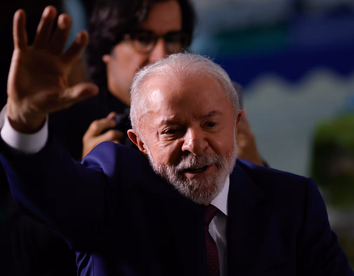 LULA JÁ ESTÁ EM SOLO AMERICANO E DEVERÁ SE ENCONTRAR HOJE COM TRUMP