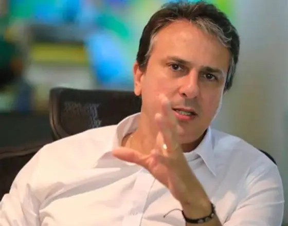 CAMILO SANTANA SAI DO MUTISMO E ABRE O VERBO CONTRA CIRO GOMES