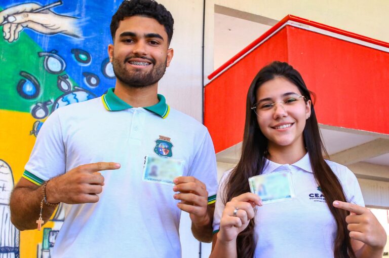 ENTREGA DE IDENTIDADE NACIONAL BENEFICIA ESTUDANTES DE VÁRZEA ALEGRE