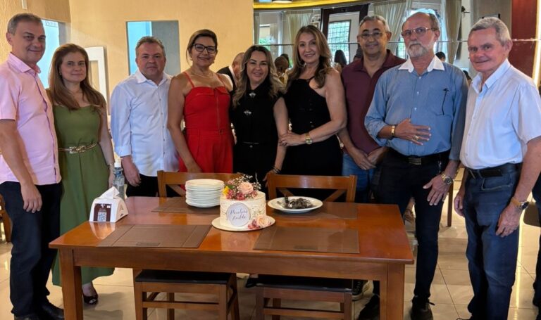 PRESIDENTA DA CDL ANIVERSARIOU ÚLTIMO WEEKEND E GANHOU ALMOÇO SUPIMPA
