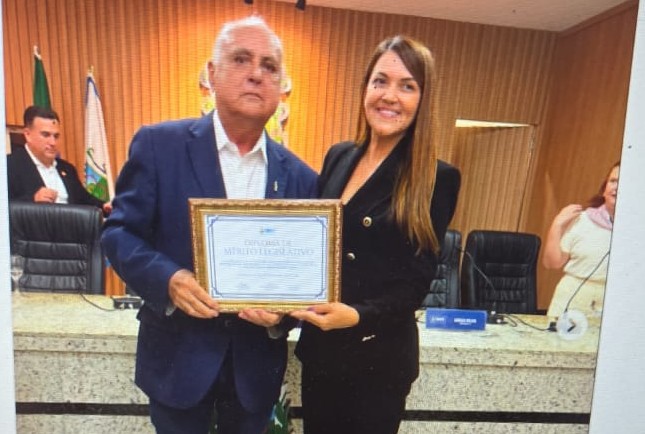 HOMENAGEM A ROBERTO PESSOA NA CÂMARA DO CRATO FOI NOSTÁLGICA E EMOCIONANTE