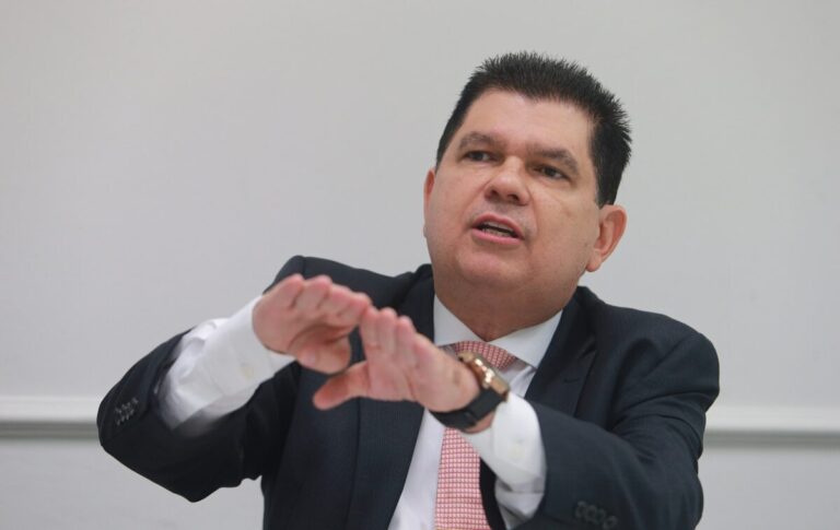 RÉGIS BENEVIDES É O FANTASMA QUE VOLTOU A ASSOMBRAR MAURO FILHO EM 2026