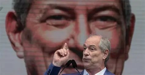 A CADA DIA QUE PASSA O CANDIDATO CIRO GOMES PERDE MAIS A CABEÇA