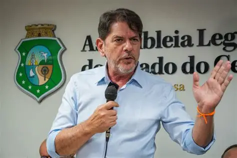 CID GOMES ESTRANHAMENTE EMBARCA NA CONTRAMÃO DA SUCESSÃO CEARENSE