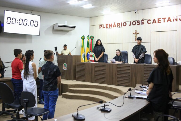 JURI SIMULADO DEBATE CASO HISTÓRICO DE FEMINICÍDIO EM VARZEA ALEGRE