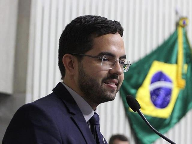 POR SEU SUCESSO POLÍTICO, DAVI MACEDO VIRA ALVO DE ATAQUES SÓRDIDOS