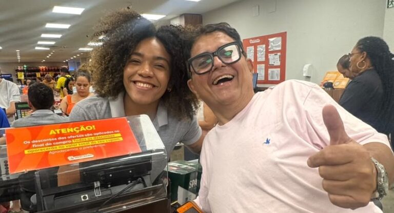 CHIQUE! COLUNISTA MARCOS PEIXOTO DESTACA MAIS UMA OPERADORA DE CAIXA SÃO LUIZ