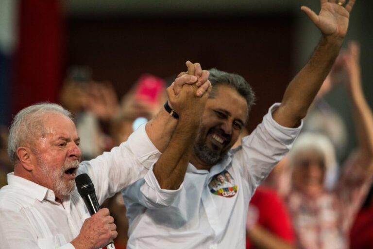 CAMPANHA DE CIRO TENTA PEGAR CARONA EM LULA