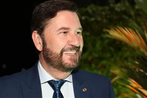 PRESIDENTE ALDIGUERI EXALTA POSTURA DE ELMANO DE FREITAS NO DEBATE CONTRA CIRO GOMES