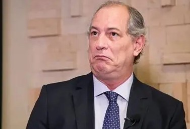CAMPANHA POLÍTICA NO CEARÁ VIROU UM VERDADEIRO SAMBA DO CRIOULO DOIDO
