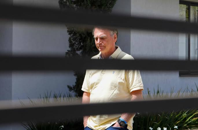 PGR SEGUE STF E MANTÉM RESTRIÇÕES AO EX-PRESIDENTE BOLSONARO