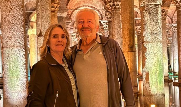ROMMEL BEZERRA E SILVANA ESTÃO TURISTANDO NA TURQUIA, MAS  A ENCANTADORA VENEZA FARÁ PARTE DESTA COMÉDIA