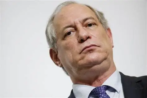 ALÉM DA QUEDA, O COICE NA RETA FINAL DA CAMPANHA DE CIRO GOMES