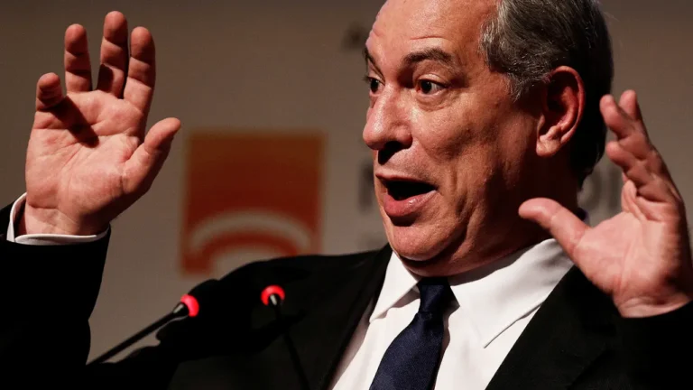 ADVERSÁRIOS ESTÃO TRATANDO MANEIRA DE SER DO CIRO COMO ASSUNTO PSICOLÓGICO