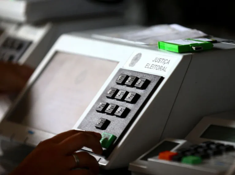 LULA GANHA DE FLÁVIO BOLSONARO NO NORDESTE EM TODAS AS CAPITAIS