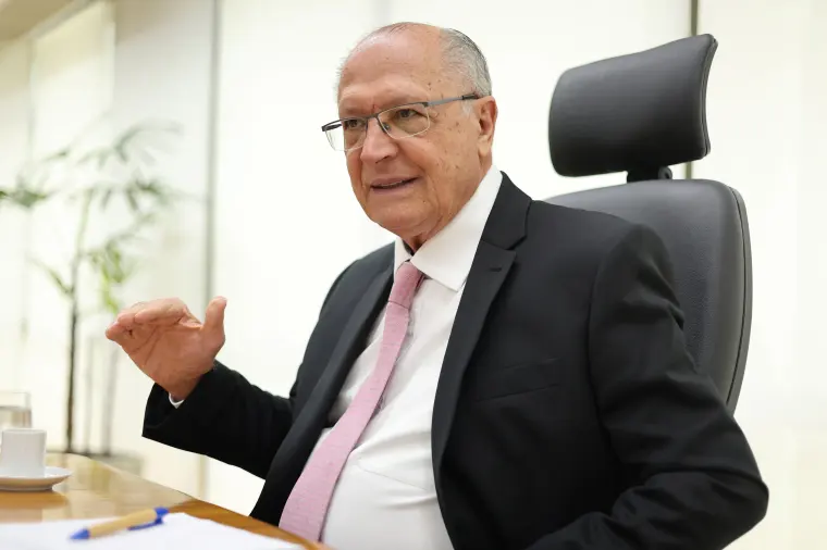 ALCKMIN ENTRA EM CENA PARA MANTER TASSO JEREISSATI DISTANTE DA CANDIDATURA DE FLÁVIO BOLSONARO
