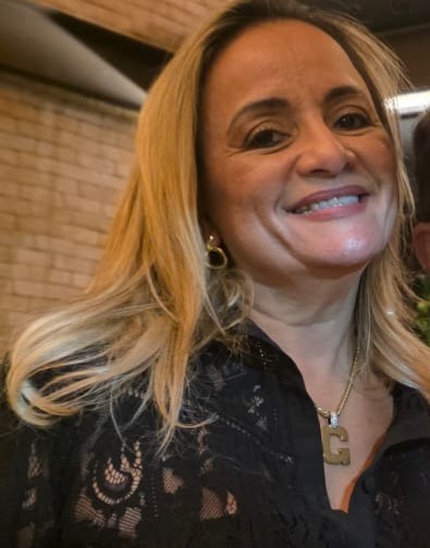 MÉDICA GLÁUCIA VALÉRIA: BELEZA, SIMPATIA E O PRAZER DE VIVER PLENAMENTE!