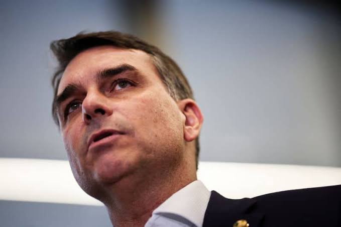 INTERFERÊNCIA DO EUA NA CAMPANHA NO BRASIL É ALVO DE INVESTIGAÇÃO PELA PF E ISSO ASSOMBRA BOLSONARISTAS